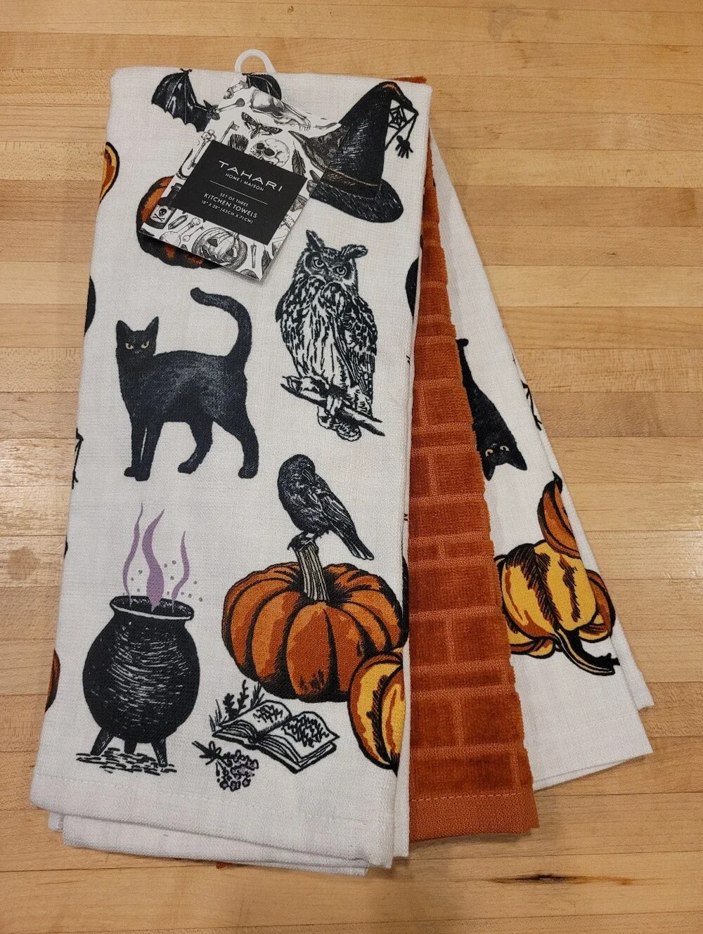 Tahari Halloween Kitchen Towels in Orange, Black, White